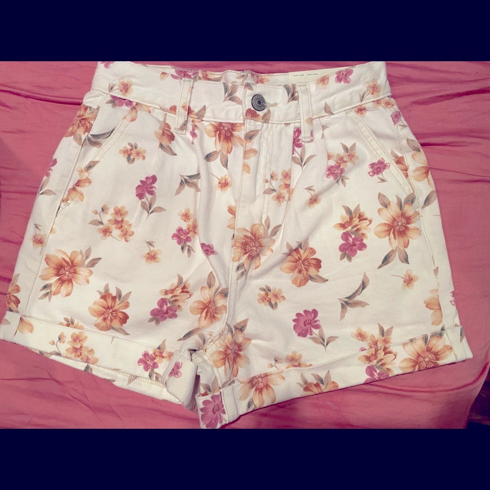 Mom short high rise size 00 American Eagle